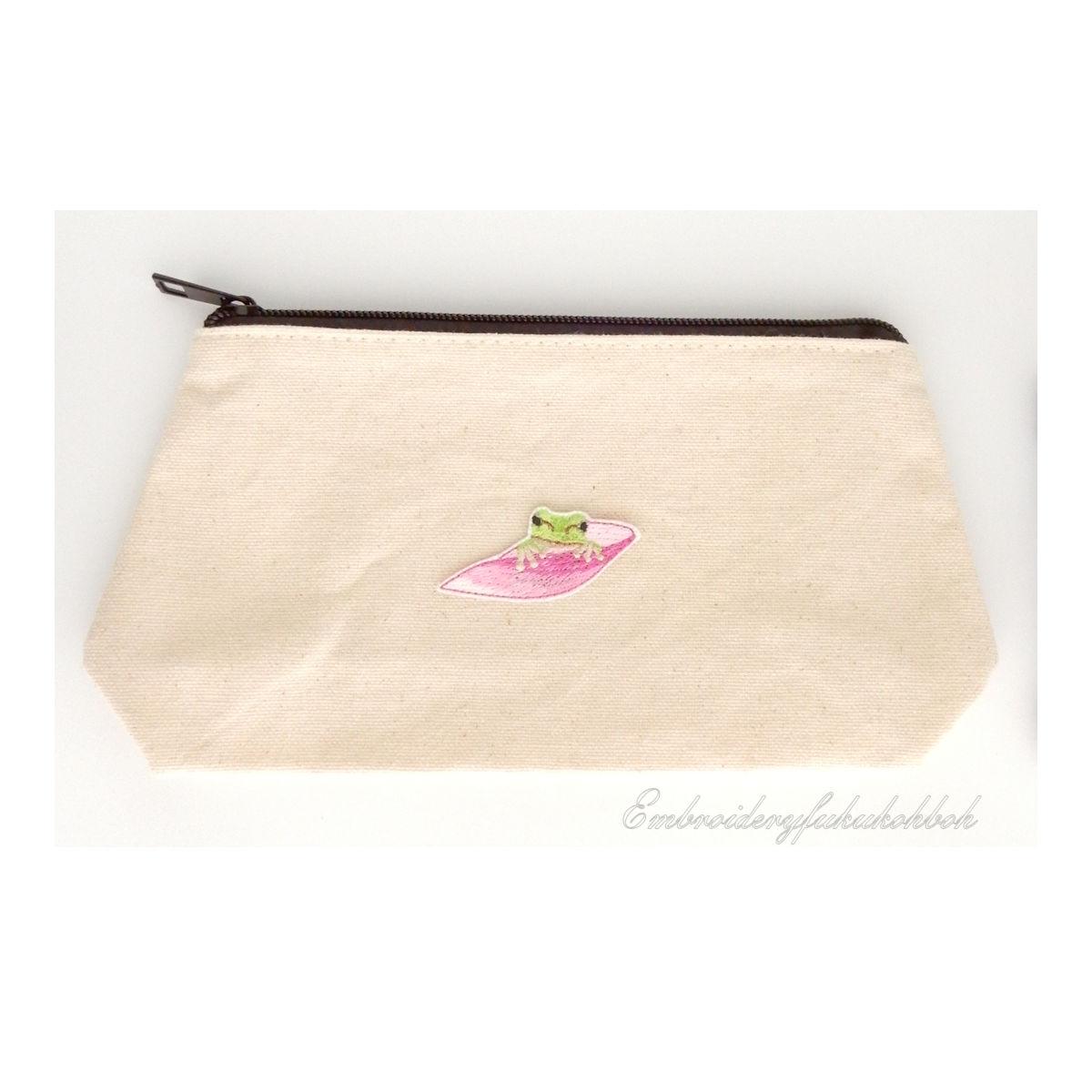 花びらの上のアマガエル | 5枚目