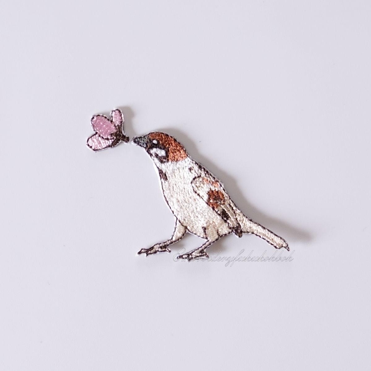 桜とスズメ　雀1枚目の画像