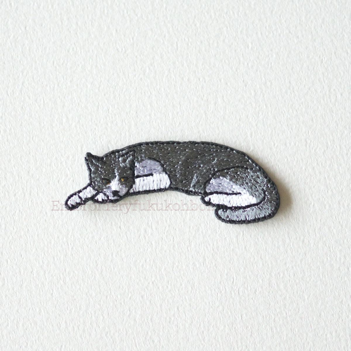 陽だまりのハチワレ 猫 はちわれ 刺繍 ワッペン 刺繍ワッペン1枚目の画像
